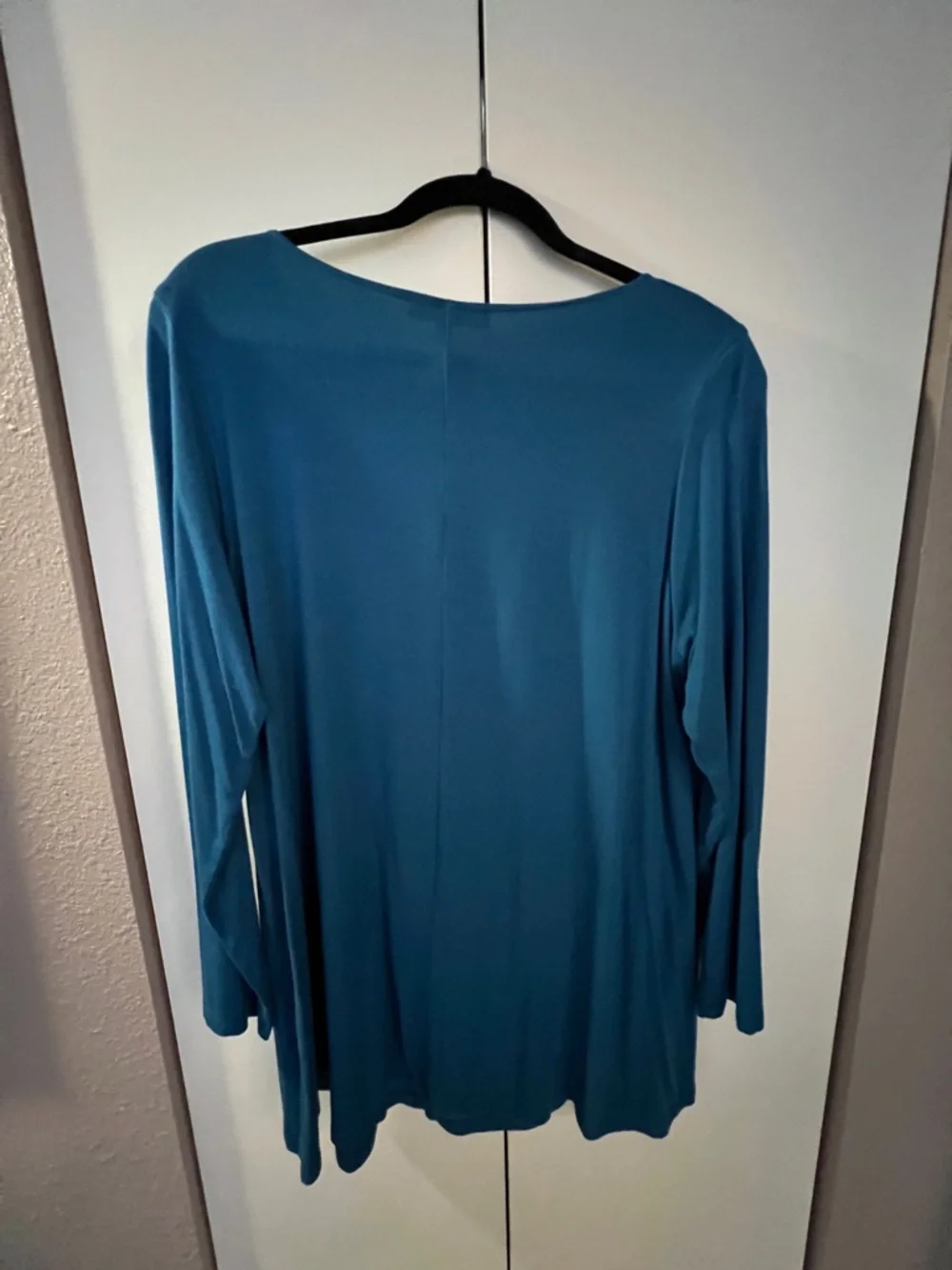 Comfy USA Turquoise blue keyhole Top Sz L / XL - Picture 4 of 6